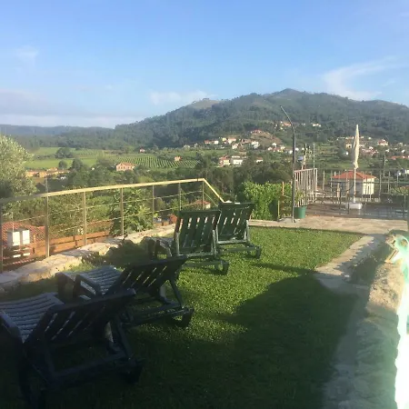 Hut Guest house *